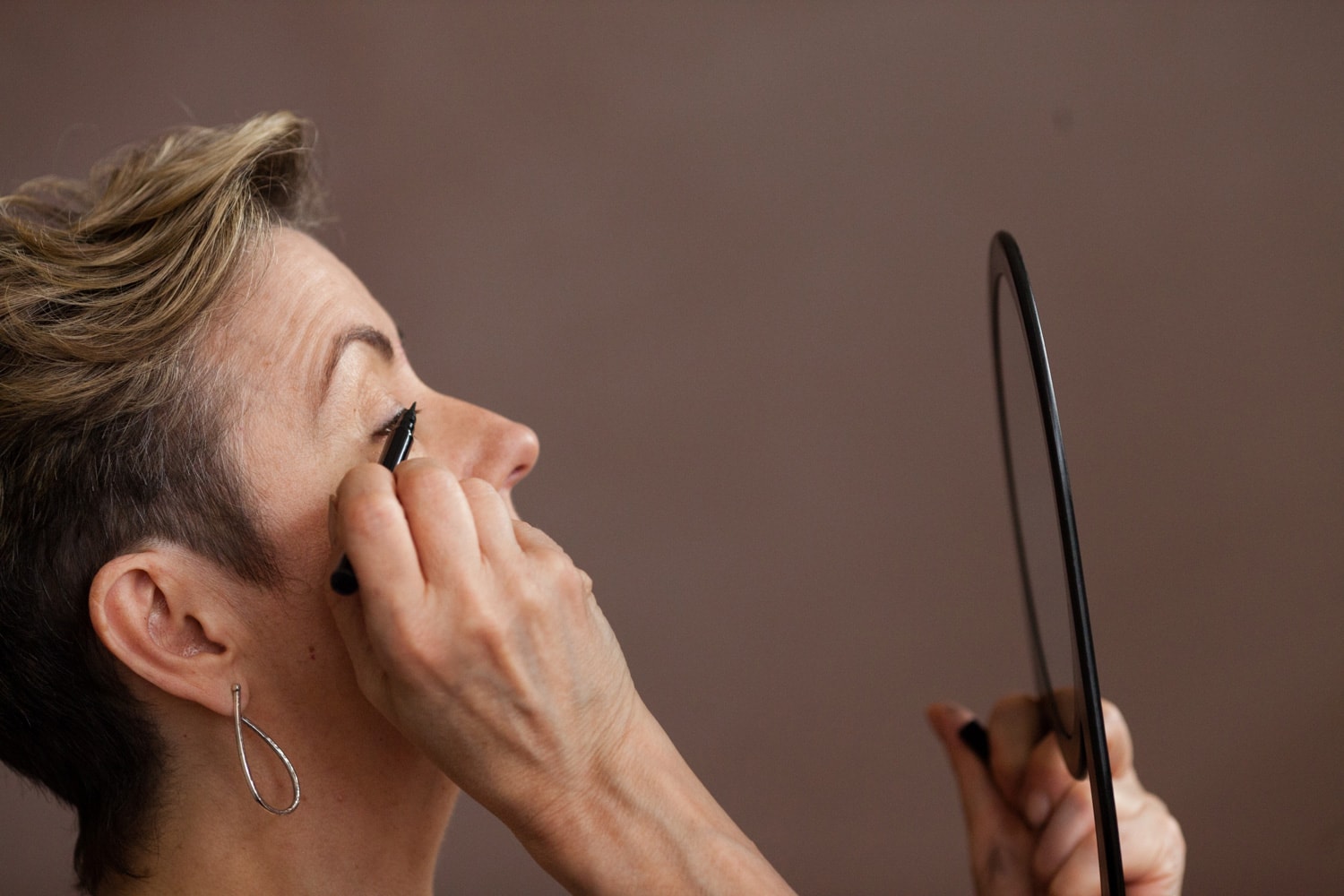 Mirror gazing meditation - connecting to myself